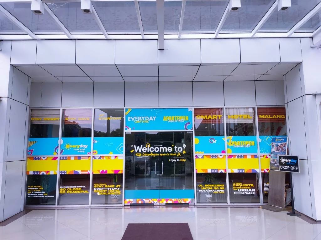 Lobby 3